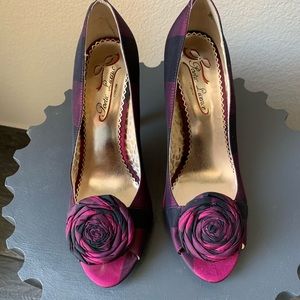 $35🔥Purple/black peep toe heels size US8 or 39